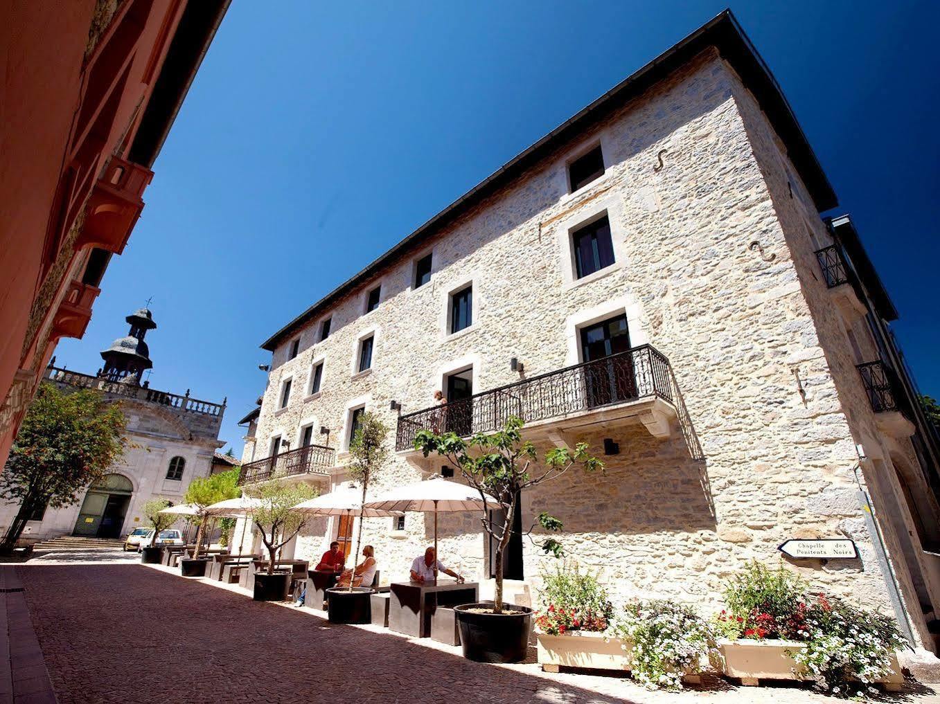 Urban Style Les Fleurines Hotel Villefranche-de-Rouergue Exterior photo